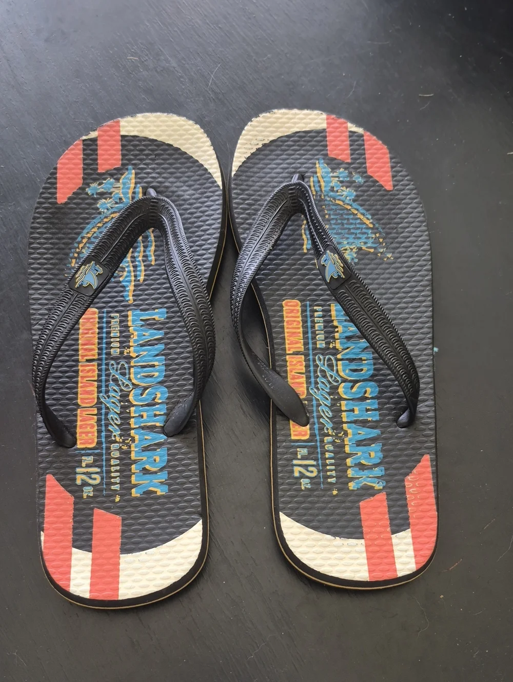 Landshark Men's Black Graphic Flip-Flop Sandals